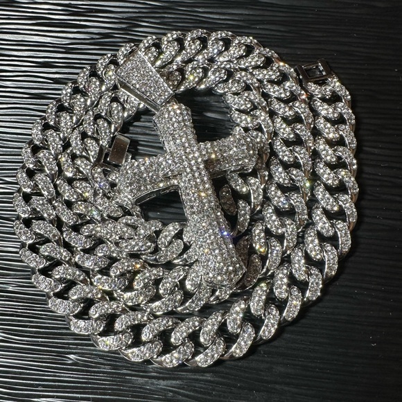 MEN 14K GOLD PLATED ICED OUT DIAMOND SIMULATED MIAMI CUBAN CHAIN 24 INCH - Picture 3 of 5